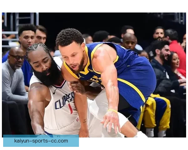 哈登12+6+16领衔快船险胜勇士库里空砍26分终结三连胜 哈登12+6+16领衔快船险胜勇士库里空砍26分终结三连胜