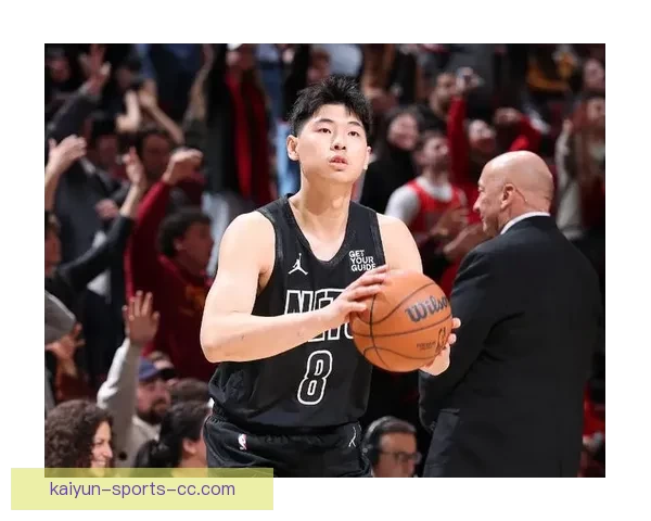 崔永熙替补登场4分钟砍下5分两记高难进球瞬间引爆全场热情与掌声